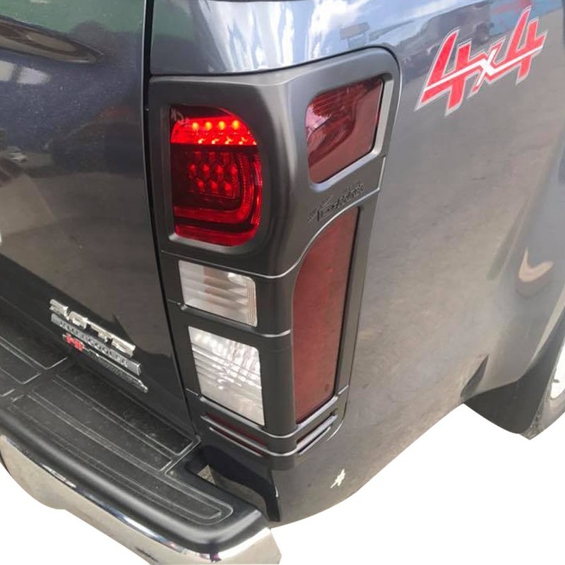 DMAX 16 TAIL LIGHT COVER